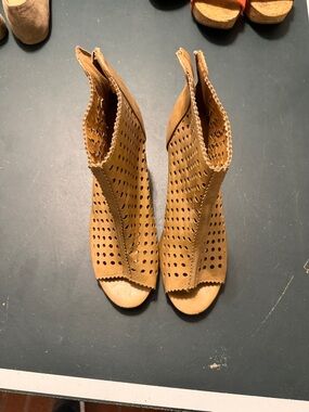 Vintage 93 Women’s Perforated Tan Peep-Toe Booties